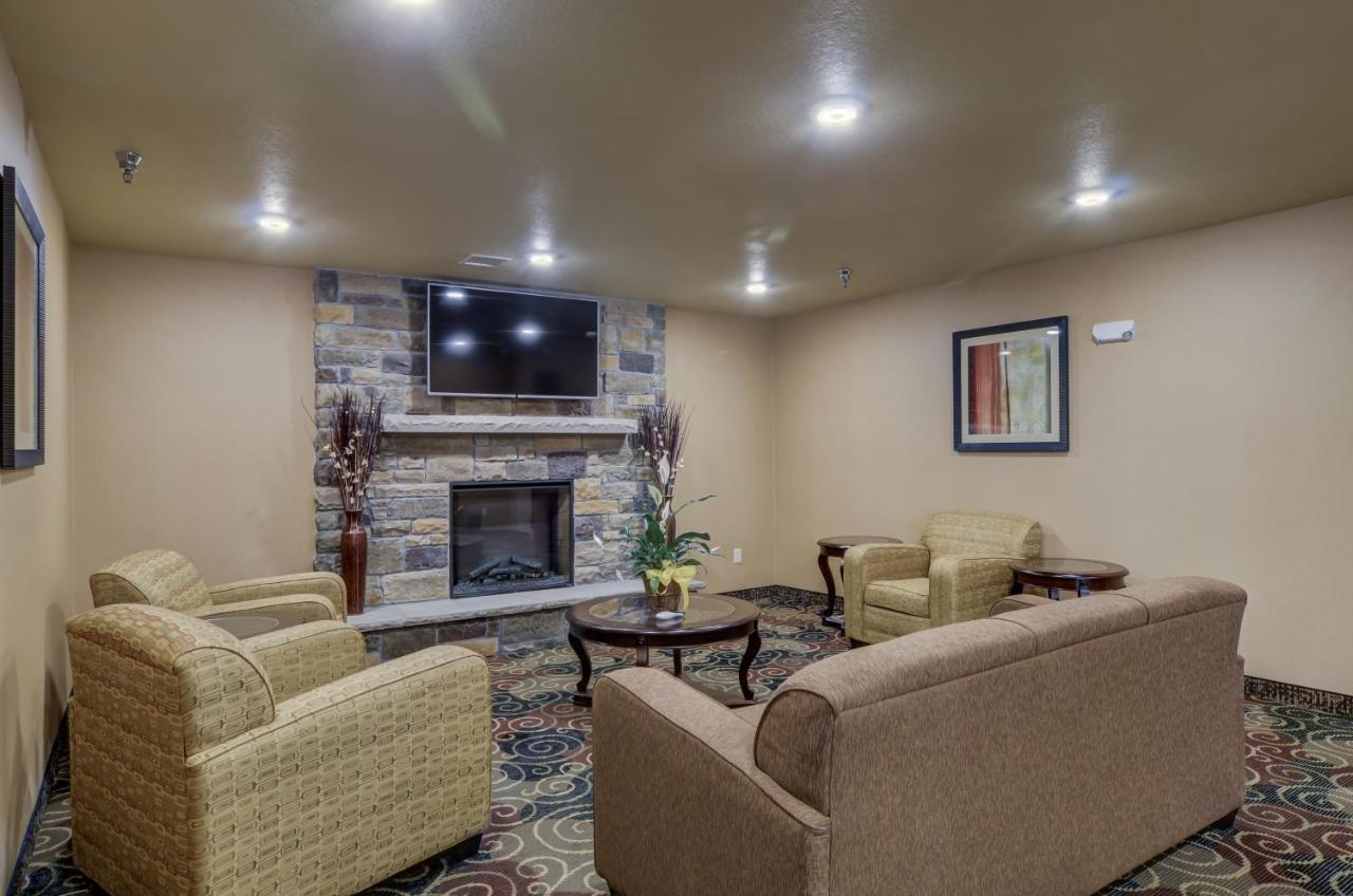 Cobblestone & Suites-kersey