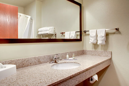 Cobblestone & Suites-kersey Hotel